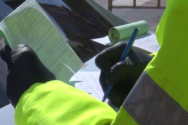 Dâmboviţa: Societate amendată după ce s-a descoperit că vindea produse de protecție a plantelor cu termenul de valabilitate expirat