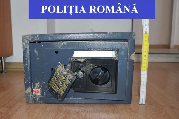 Dâmboviţa. Un tânăr a furat un seif cu bani dintr-un restaurant din Pucioasa