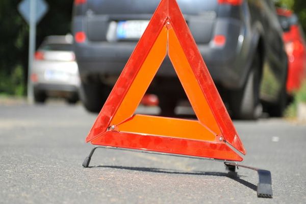 Dâmboviţa. Accident între un microbuz şi un autoturism pe DN71, la Cuza Vodă . Două persoane au avut nevoie de îngrijiri medicale