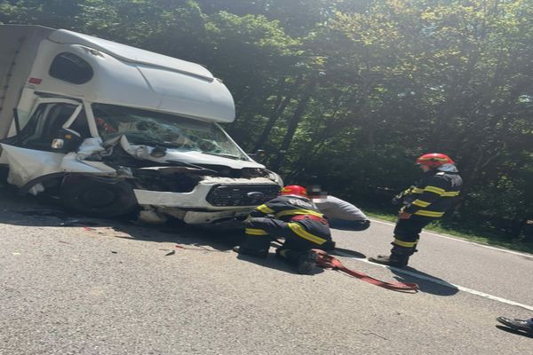 Dâmboviţa. Accident violent pe DN72, la Dragodana, între un autocamion şi o autoutilitară