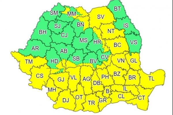 Cod galben de furtuni valabil până luni dimineaţa, în 33 de judeţe şi Capitală