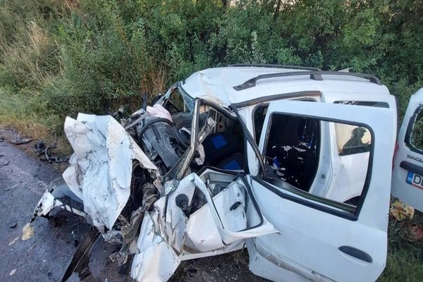  Accident cumplit  între Ploiești şi Târgoviște. O persoană a murit iar alte patru au fost rănite, dintre care doi minori