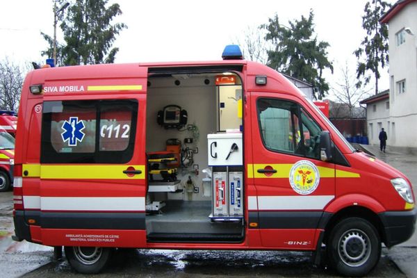 Copil de doar 10 ani, lovit de maşină, în Dâmboviţa