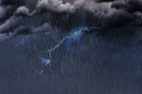 Alertă meteo în Dâmbovița! Cod portocaliu și galben de ploi torențiale, vijelii și grindină