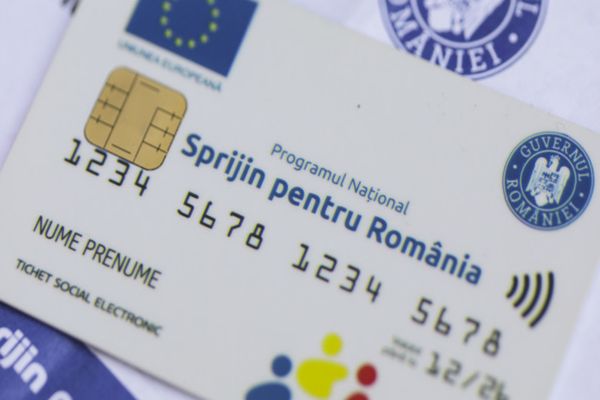 Peste 10.000 de carduri pentru vouchere sociale au fost deja blocate pentru că beneficiarii le-au vândut sau au cumpărat alcool