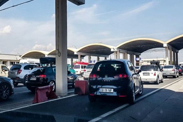 Aproape 500.00 de oameni au traversat frontierele țării în ultimele 24 de ore