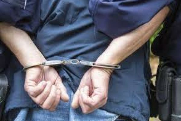 Mandat de executare a unei pedepse privative de libertate, pus în aplicare de poliţişti