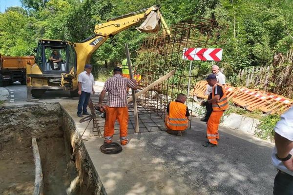 Restricții de circulație în Dâmboviţa din cauza unor lucrări la infrastructura rutieră