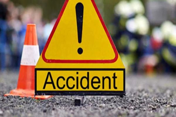 Trei autovehicule implicate într-un accident, în Dâmbovița! Doi șoferi au fost răniți în urma coliziunii