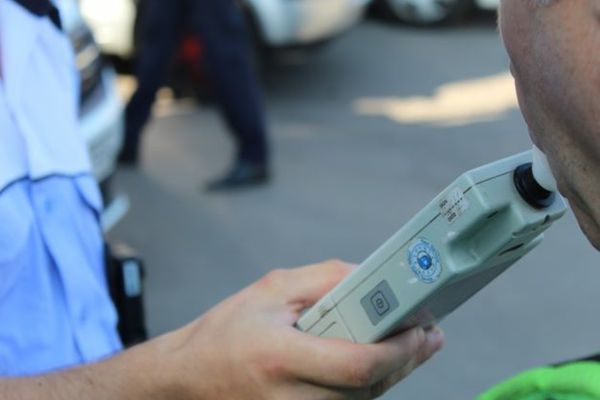 Un tânăr din Dâmboviţa a provocat un accident după ce s-a urcat beat şi drogat la volan