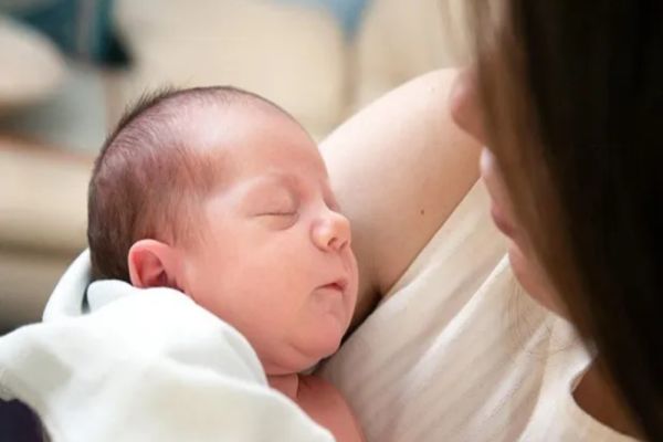 Ajutor financiar pentru tinerii care vor să devină părinți, dar nu pot din cauza infertilității