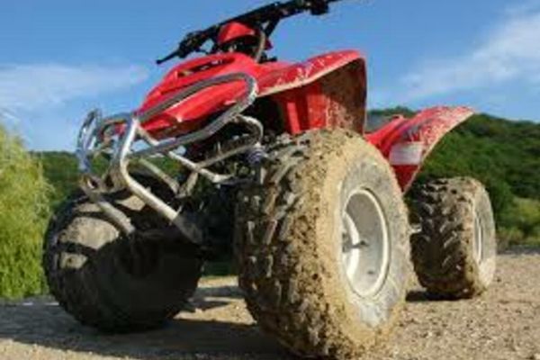 Un bărbat s-a răsturnat cu ATV-ul în zona Padina, în munţii Bucegi