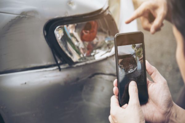 Aplicaţie de mobil pentru constatarea amiabilă de accident