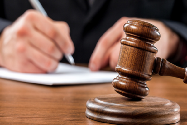 Dâmboviţa. Patru bărbați sunt sub control judiciar 