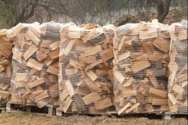 Extinderea plafonării şi în cazul operatorilor privaţi și eliminarea interdicţiei de export ar putea provoca o penurie a lemnului de foc, dar și speculă pe piață