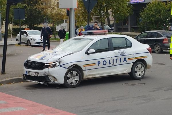 Mașină de Poliție, implicată într-un accident rutier în Târgoviște