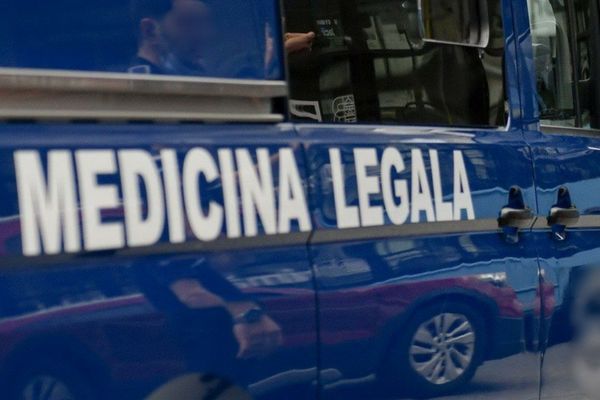 Dâmbovița. Adolescentă de 15 ani, găsită fără suflare în casă