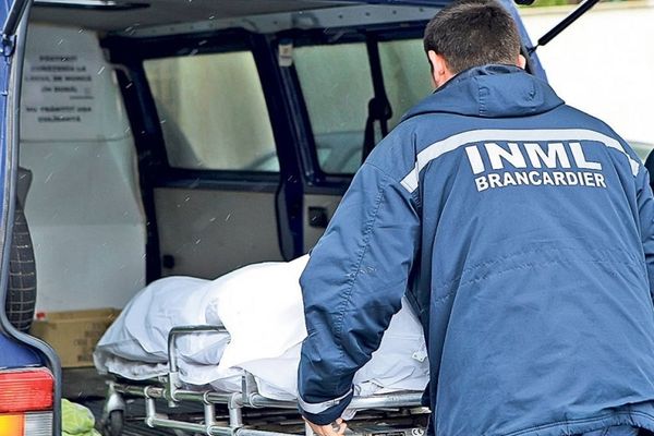 Târgoviște: O femeie de 70 de ani a fost găsită fără suflare în camera de hotel