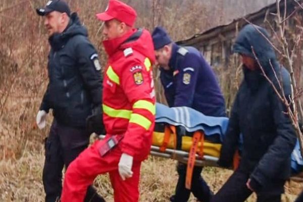 Un bărbat dat dispărut a fost găsit în șoc hipotermic și cu arsuri pe mâni și picioare