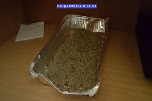 Bărbat din Dâmboviţa, prins în flagrant când vindea cannabis
