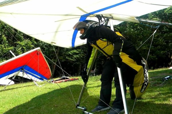 Un jandarm dâmbovițean, pe podiumul de premiere la Campionatul Național de Zbor Liber „Xcontest 2022”