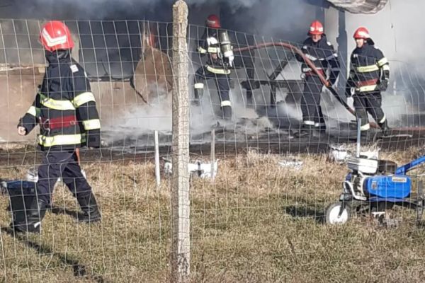 Dâmboviţa. Incendiu la o casă în satul Bâldana, comuna Tărtășești