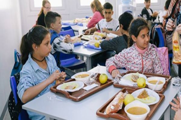 Opt școli din Dâmbovița, în Programul ”Masă caldă”