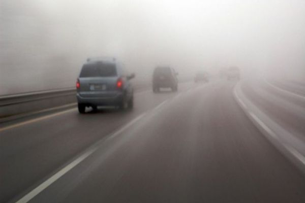 Avertizare meteo: Zone din opt județe, sub cod galben de ceață DENSĂ, cu vizibilitate redusă
