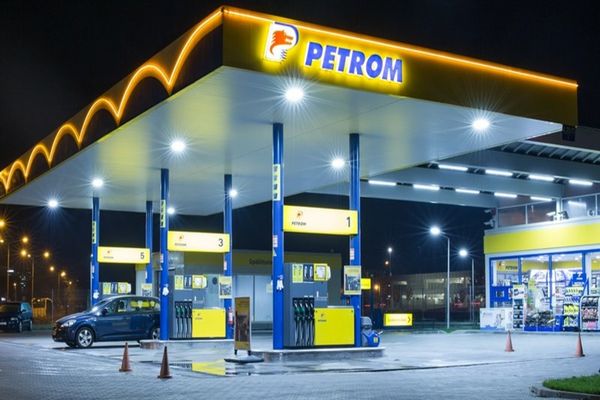 În prima zi fără subvenție, prețurile la carburanți au explodat