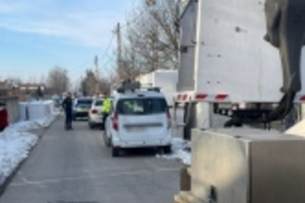 Dâmboviţa. Verificări privind racordarea ilegală la rețeaua de distribuție a energiei electrice