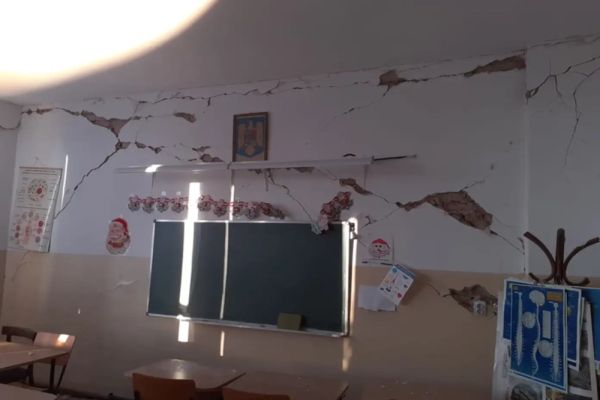 20 de școli și grădinițe folosesc clădiri încadrate în clasa I de risc seismic
