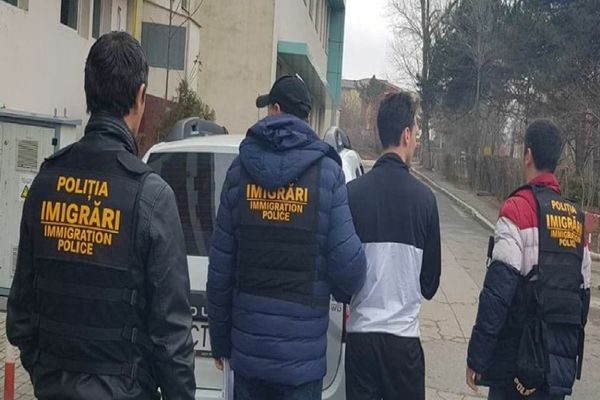 Adolescentă de 18 ani din Republica Moldova, fără drept de şedere în România, descoperită de poliţiştilor de imigrări din Dâmboviţa 