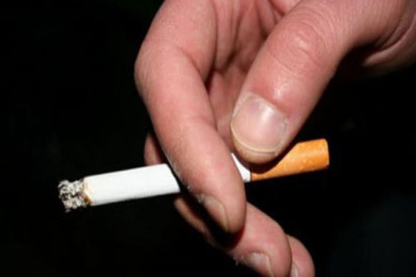 Ce amenzi primesc minorii care sunt prinşi că fumează în spații publice