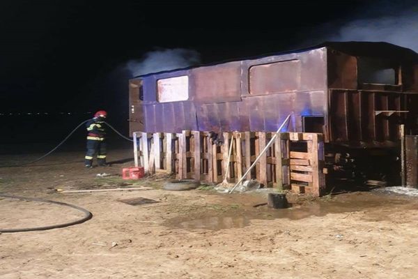 Dâmboviţa. Stână dezafectată, distrusă de flăcări, noaptea trecută