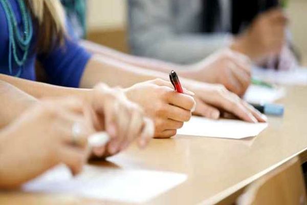 Începe simularea examenului de Bacalaureat. Primele probe scrise, programate luni