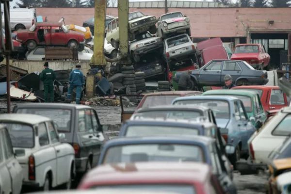 Noi reguli în programul Rabla: Primele de casare cresc, iar mașinile electrice cumpărate cu bani de la stat nu pot fi mai scumpe de 75.000 de euro