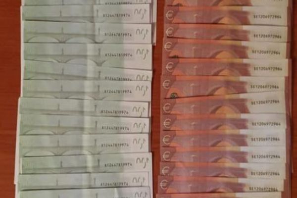 Percheziții la persoane bănuite de punerea în circulație a unor bancnote contrafăcute