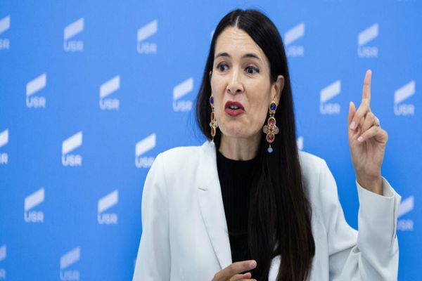 ELENA LASCONI VREA SĂ O EXCLUDĂ PE CLOTILDE ARMAND DIN USR: „ÎNCEARCĂ SĂ SABOTEZE CAMPANIA ELECTORALĂ”