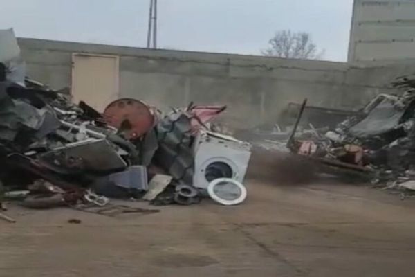 Transport ilegal de deșeuri depistat în trafic, în Dâmbovița! Două societăți au fost sancționate drastic