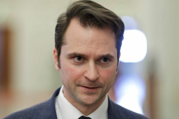 Burduja: Vom abroga „taxa pe soare”. Comisia Europeană a răspuns că fiecare stat poate decide dacă o introduce sau nu  