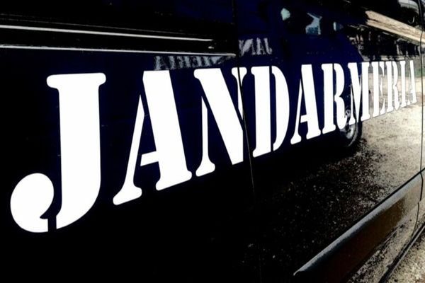 JANDARMERIA, REACȚIE DUPĂ AUDIEREA LUI CĂLIN GEORGESCU: „INFORMAȚIILE DESPRE PROTESTE ALE GALERIILOR SUNT FALSE”