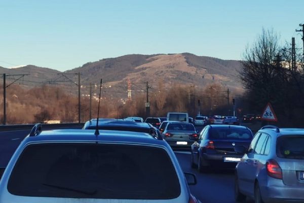 Blocaj pe DN1! Coloane de mașini pe kilometri întregi între București și Brașov. Poliția vine cu rute alternative