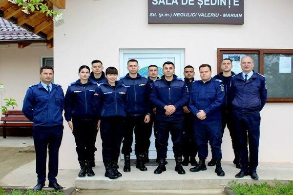 Nouă tineri subofițeri, repartizați la Jandarmeria Dâmbovița
