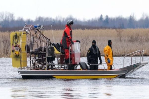 Opt morţi, inclusiv un bebeluş de origine română, găsiți în apele unui râu după ce ar fi încercat să treacă ilegal graniţa în SUA