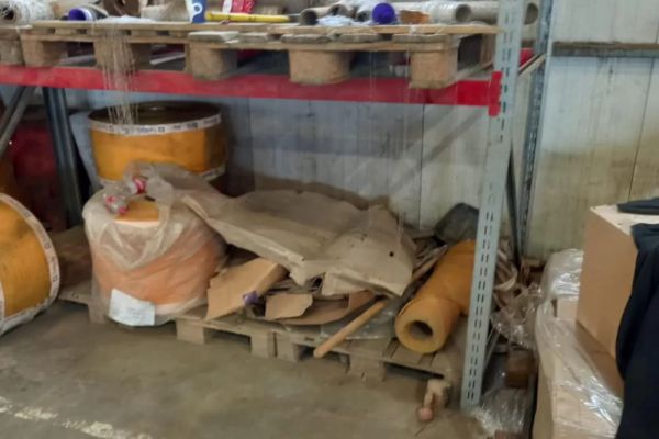 Dâmboviţa. Amendă în valoare de 20000 lei și activitatea suspendată, pentru un depozit unde se comercializa produse alimentare de origine nonanimală