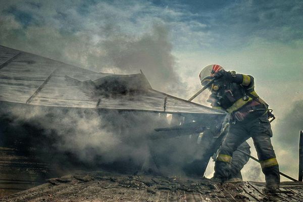 Dâmboviţa. Incendiu violent la o casă din comuna Nucet