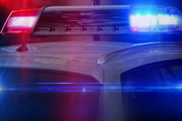 Polițiștii locali pot să folosească girofaruri și sirene, dacă se grăbesc în misiune