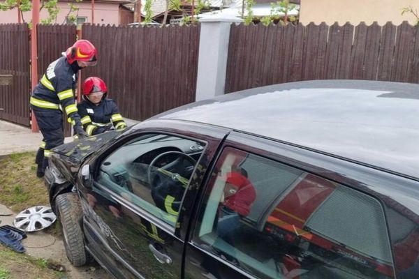  Dâmbovița! Accident grav în Lucieni. O persoană a ajuns de urgență la spital