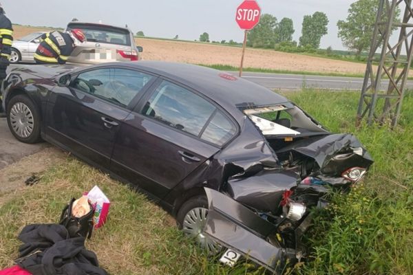 Dâmboviţa. Accident pe DN 71. Trei persoane au fost rănite după ce două autoturisme au intrat în coliziune
