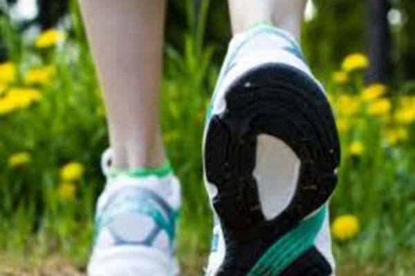 Legea mersului pe jos. Utilizarea mașinii personale va fi descurajată de primării